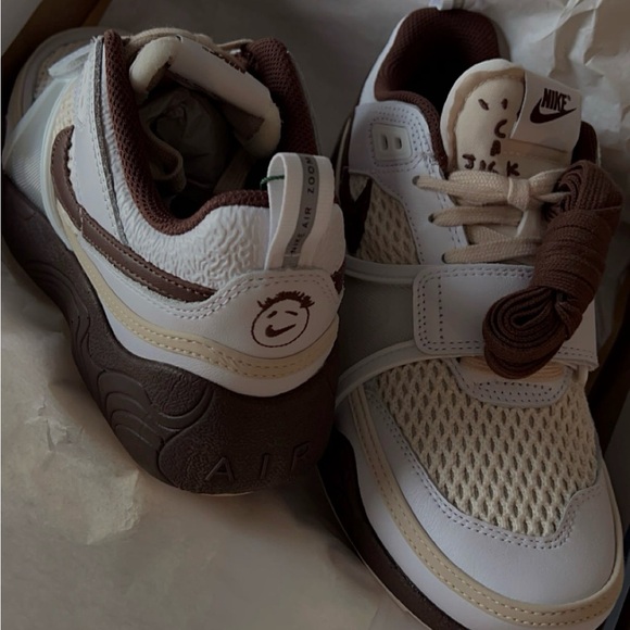 Nike Zoom Field Jaxx Travis Scott light chocolate limited drop - Picture 1 of 6